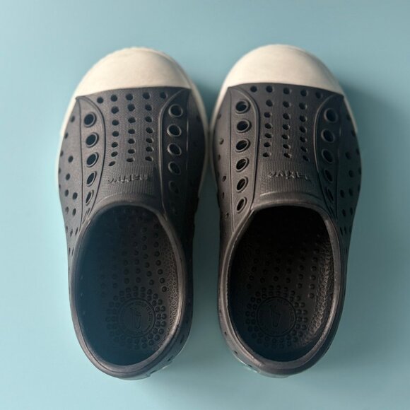 Native Toddler Shoes - Black Color - Toddler C6 Size - Picture 2 of 6